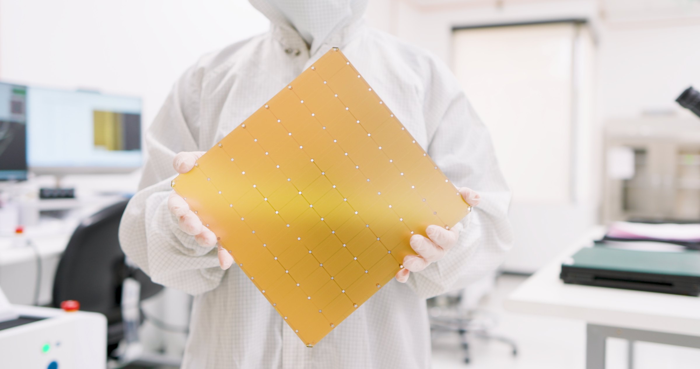 Cerebras CS-4 : une plaque de silicium entière, pas des petits GPU
