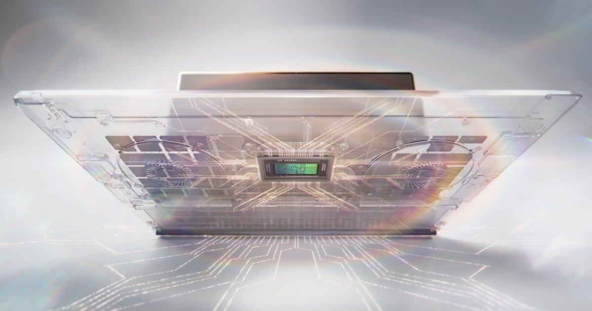 Visuel officiel NVIDIA d’un portable RTX Spark, châssis translucide, Superchip au centre.